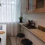 Quiet & Family Friendly, Free Parking, Near Park Dzīvoklis *