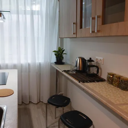 Quiet & Family Friendly, Free Parking, Near Park Apartament *